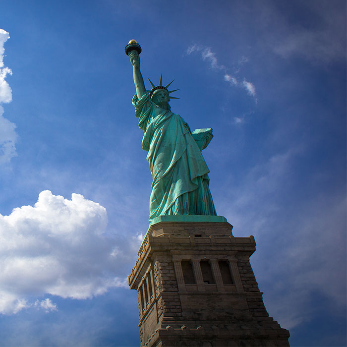 statues-of-liberty-america
